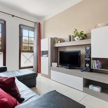 Elena Buenavista Del Norte